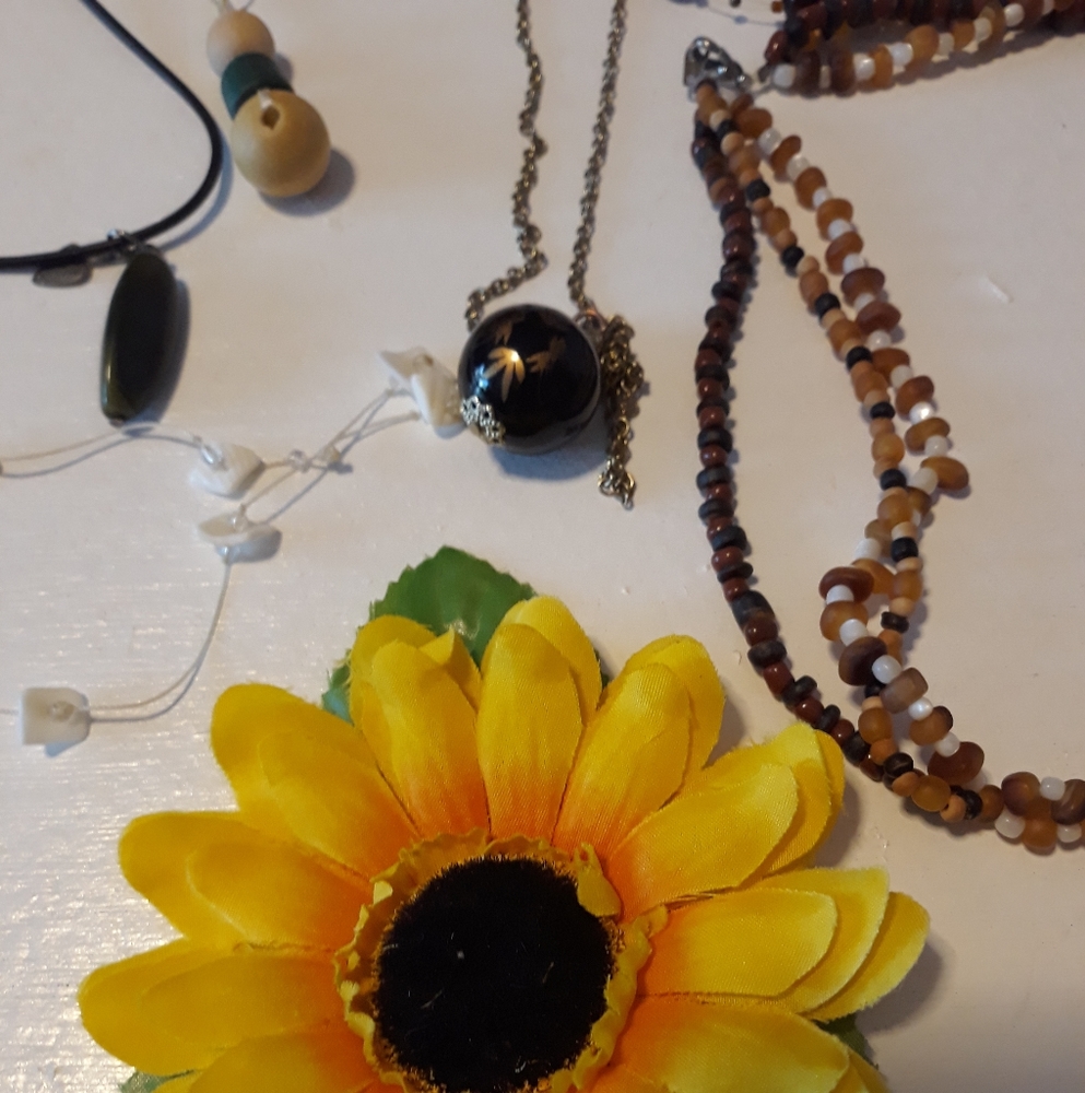 Necklaces - Picture 10 of 12